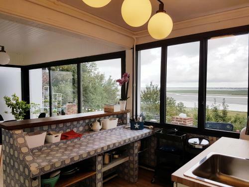 Le G�te De La Falaise En Baie
