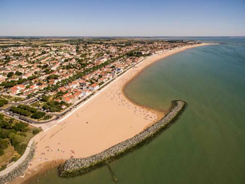 Maison *** Avec Cour 3km Plage Et La Rochelle