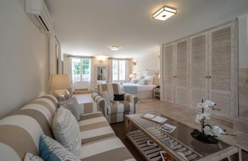 Hotel La Bastide Des Salins