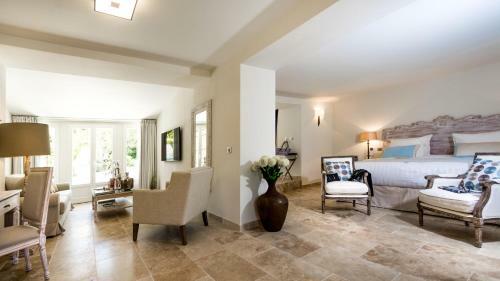 Hotel La Bastide Des Salins