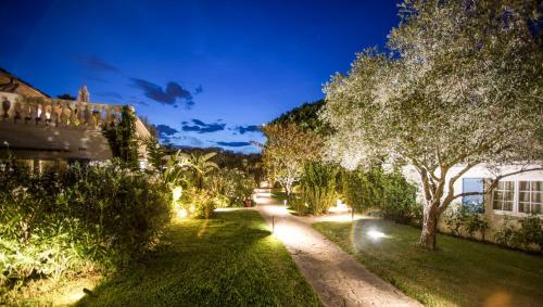 Hotel La Bastide Des Salins