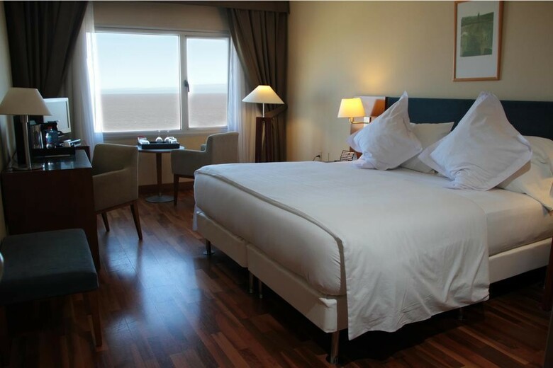 Hotel NH Montevideo Columbia