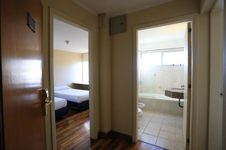 Hotel NH Montevideo Columbia