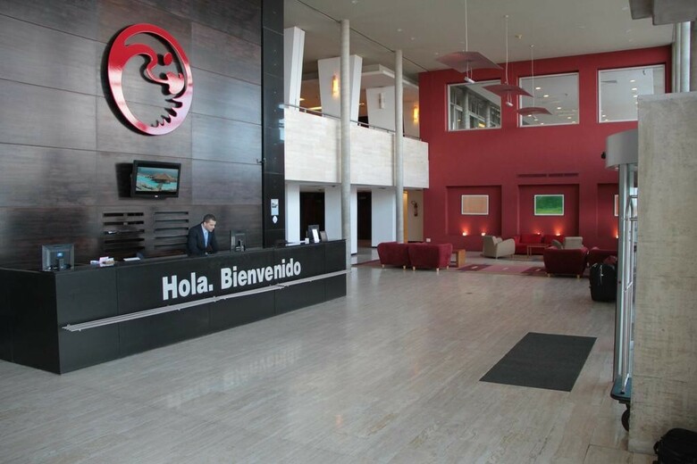 Hotel NH Montevideo Columbia