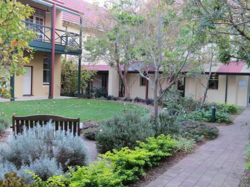 Hotel Mary Mackillop Place