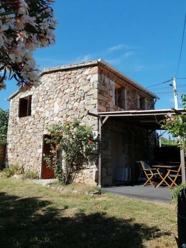 Sarrola-carcopino G�te En Pierre
