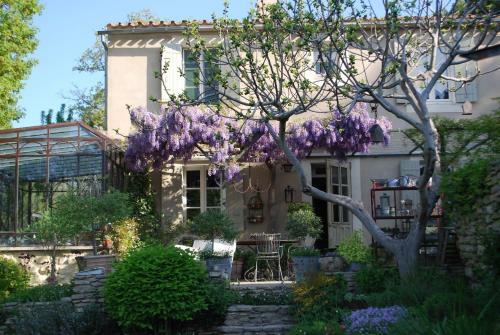 Hostal Sous Les Canniers