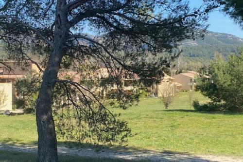 Apartamento Bright Apt With Terrace In Saumane De Vaucluse