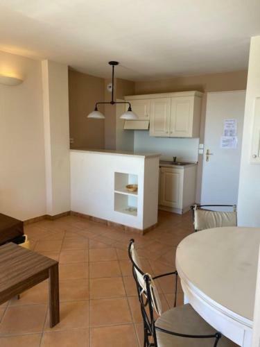 Apartamento Bright Apt With Terrace In Saumane De Vaucluse