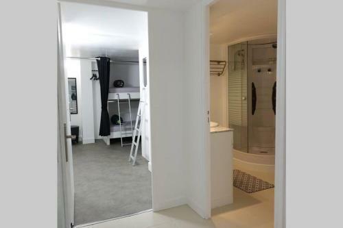 Apartamento Une - Halte Entre Les Ponts - En Toute Simplicit�