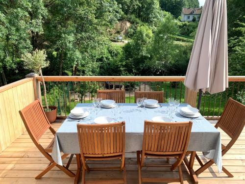 Villa Au Bord De La Rivi�re Avec Spa
