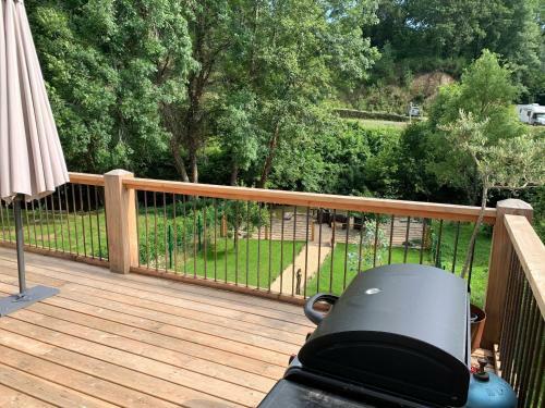 Villa Au Bord De La Rivi�re Avec Spa