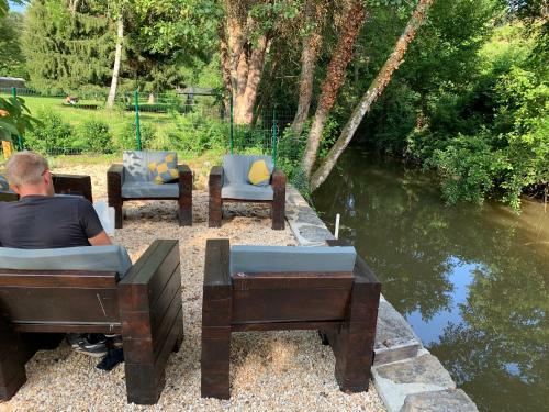 Villa Au Bord De La Rivi�re Avec Spa