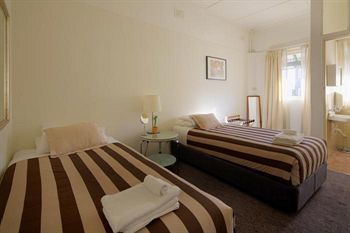 Hotel Neutral Bay Lodge