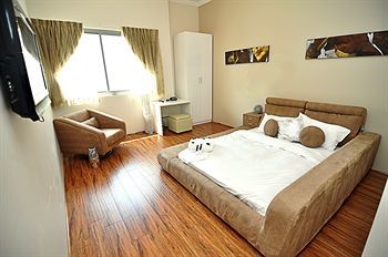 Posh Hotel