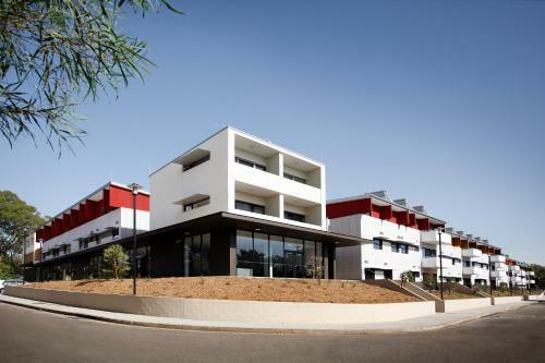 Apartamentos Uws Village