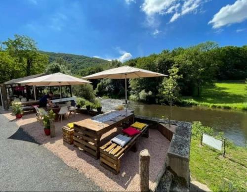 Bed & Breakfast Les Roches Restaurant & Chambre D'hotes