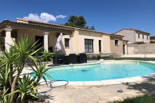 Villa 145 M2 Avec Piscine, Dans Un Milieux Arbor�.