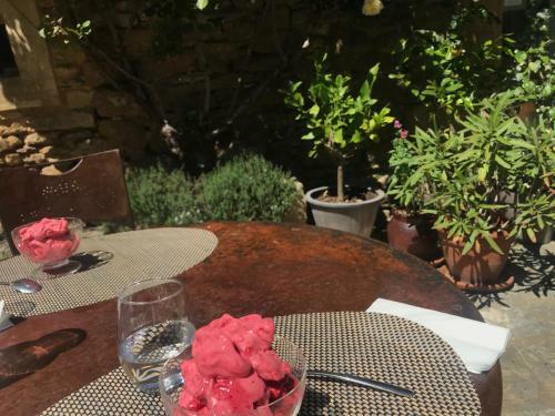 Bed & Breakfast Les Aigui�res En Provence