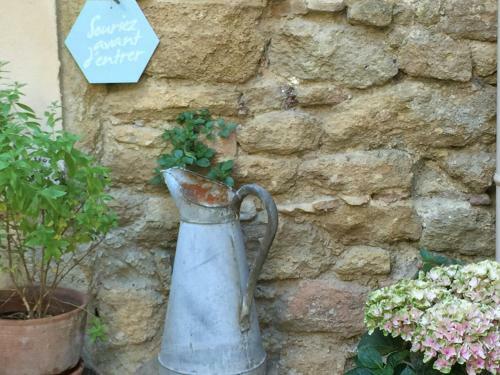 Bed & Breakfast Les Aigui�res En Provence