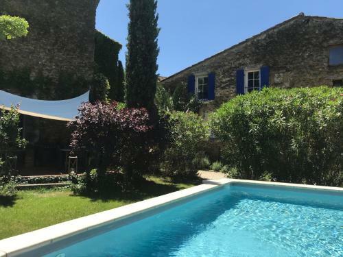 Bed & Breakfast Les Aigui�res En Provence
