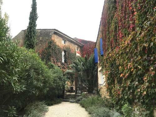 Bed & Breakfast Les Aigui�res En Provence