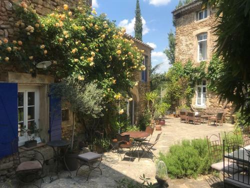 Bed & Breakfast Les Aigui�res En Provence