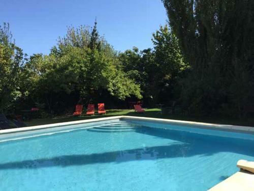 Bed & Breakfast Les Aigui�res En Provence