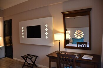Hotel Howard Johnson Pilar Resort Spa & Convention Center