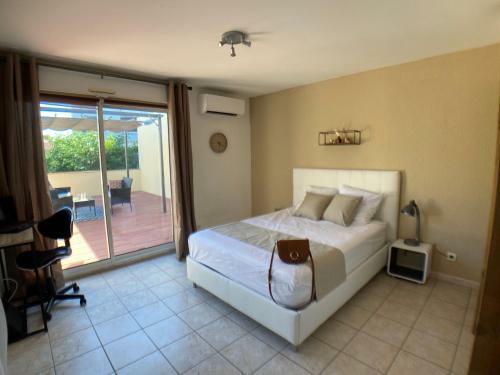 Apartamento Studio Climatis� Et Grande Terrasse Tarbes Centre