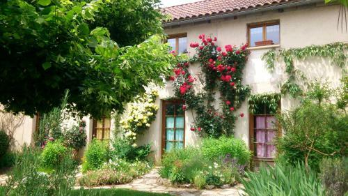Hostal Paysannerie Des Versanes - Chambres Et G�te