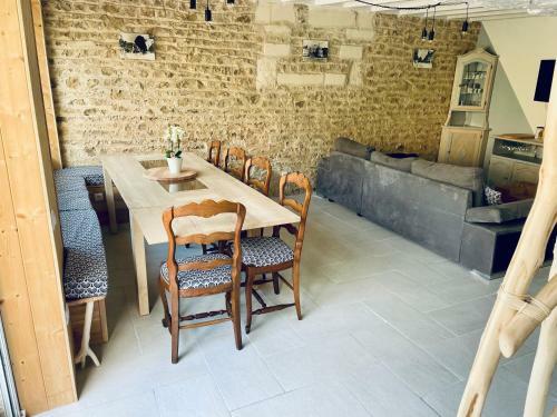 G�te � L?ombre D?une Tour