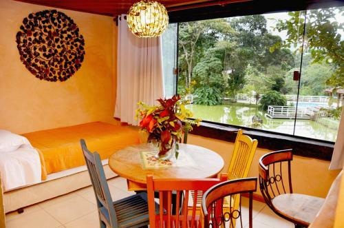 Hostal Pousada Chal�s Do Lago