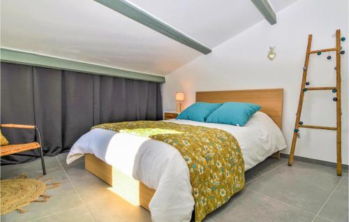 Nice Apartment In Uz�s With Wifi And 1 Bedrooms