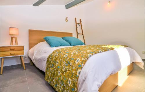 Nice Apartment In Uz�s With Wifi And 1 Bedrooms
