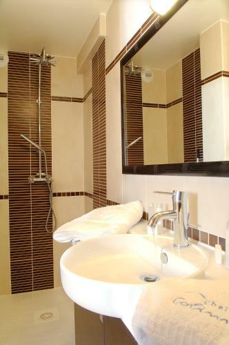 Hostal Chalet Colinn