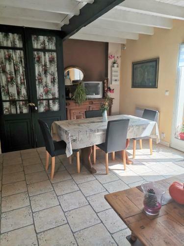 Bed & Breakfast Chambres Peyroutas "am�lie"