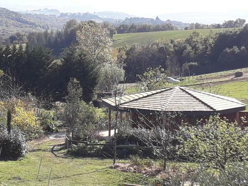 Bed & Breakfast Cabanes Tr�sors de Campagne,spas Privatifs
