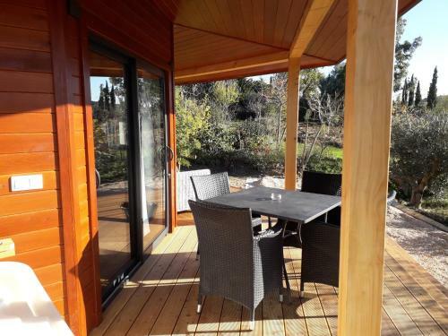 Bed & Breakfast Cabanes Tr�sors de Campagne,spas Privatifs