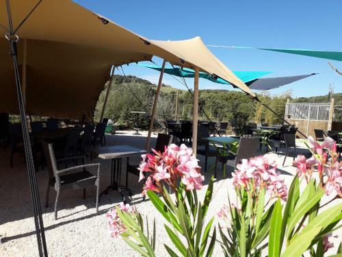 Bed & Breakfast Cabanes Tr�sors de Campagne,spas Privatifs
