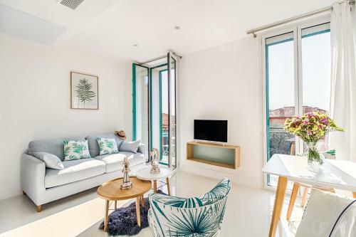 Apartamento New ! Sea View Design + Balcony 203