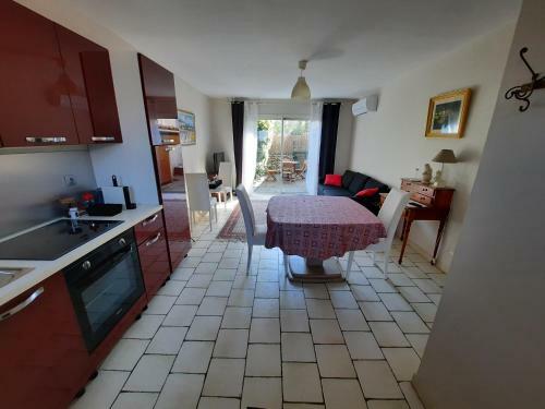Apartamento Coquet T2 ,terrasse,parking ,4 Kms D Avignon