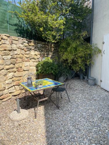Bed & Breakfast Un Petit Coin de Paradis Avec Piscine Et Parking