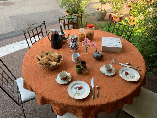 Hostal La Sarrasine