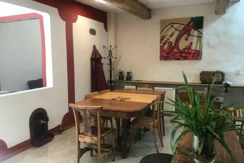 La Gargouille Des Corbi�res Cuve � Vin Habitable