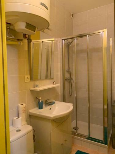 Apartamento Bright Equipped Studio At 350 M From The Beach