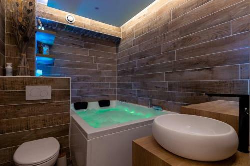 Apartamento Le Quintessence: Baln�o & Luminoth�rapie + Parking