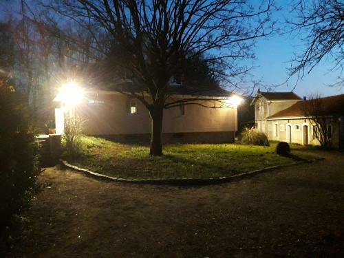 G�te Pour 8 - Axe Sedan Charleville
