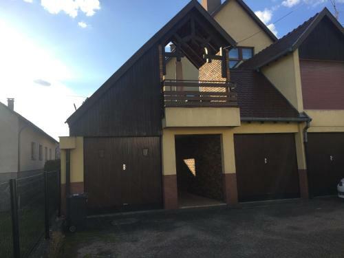 Hostal Grande Chambre Climatis�e Chez Xavier