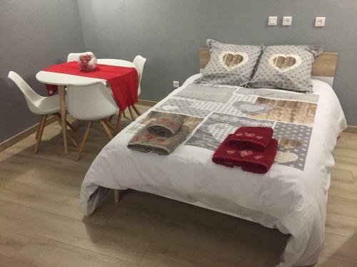 Hostal Grande Chambre Climatis�e Chez Xavier